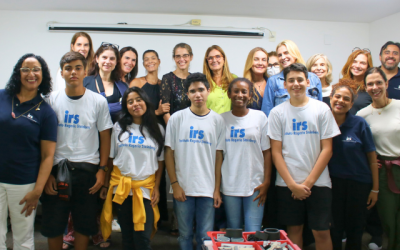 Participantes do IRS estiveram presentes no Desafio de Robótica com o apoio da equipe de voluntárias do Doar Fashion