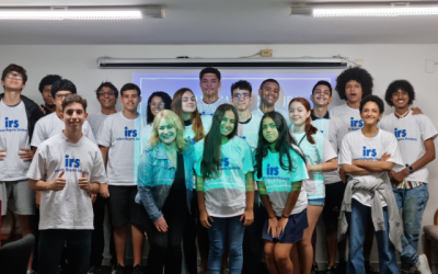 Participantes do IRS assistem à palestra sobre Comunicação