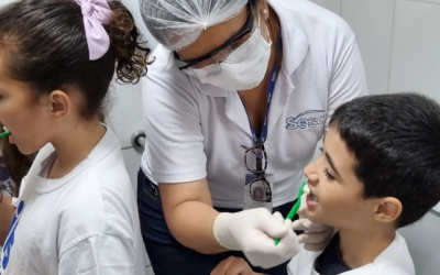 ‘Educação e saúde caminham juntos’ – Participantes do IRS aprendem sobre higiene bucal em ação do Sesc