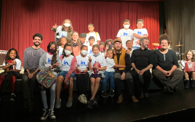 Participantes do IRS assistem à peça “O Vira-lata”, no Teatro Ipanema